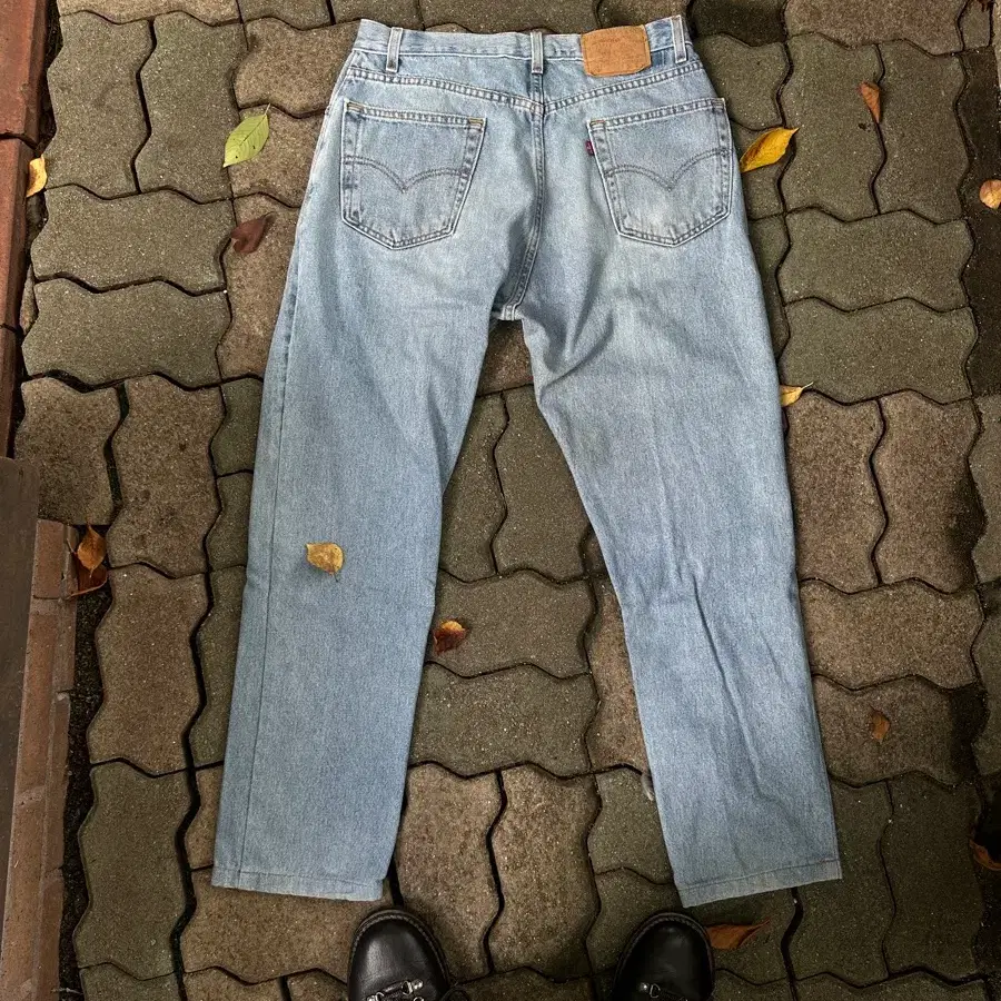 levis 505 regular fit light wash denim