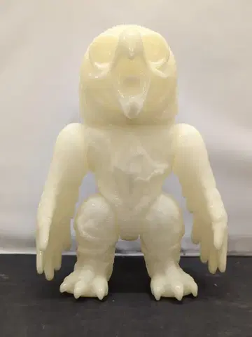 Happy Lucky Toy 천공의 거상 음 축광 성형/미도색