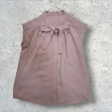 늦여름 새상품급 앙클레 보타이 슬리브리스 블라우스 모브 핑크