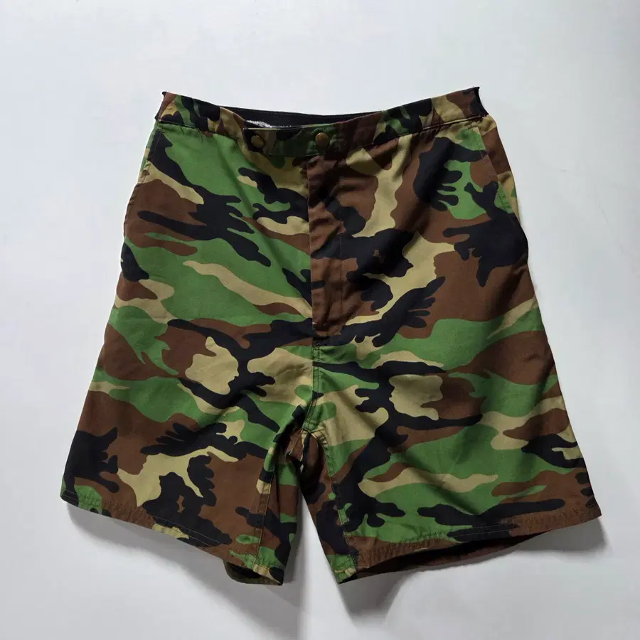 구형 카모플라주 개구리 활동복 반바지 26082416