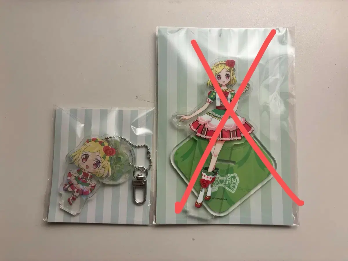 급처!!)후와리 하이디 브이스퀘어 아크릴