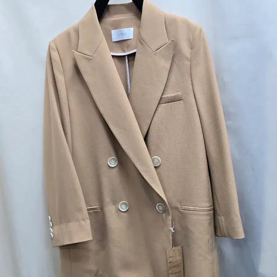 라인 더블 버튼 자켓 베이지