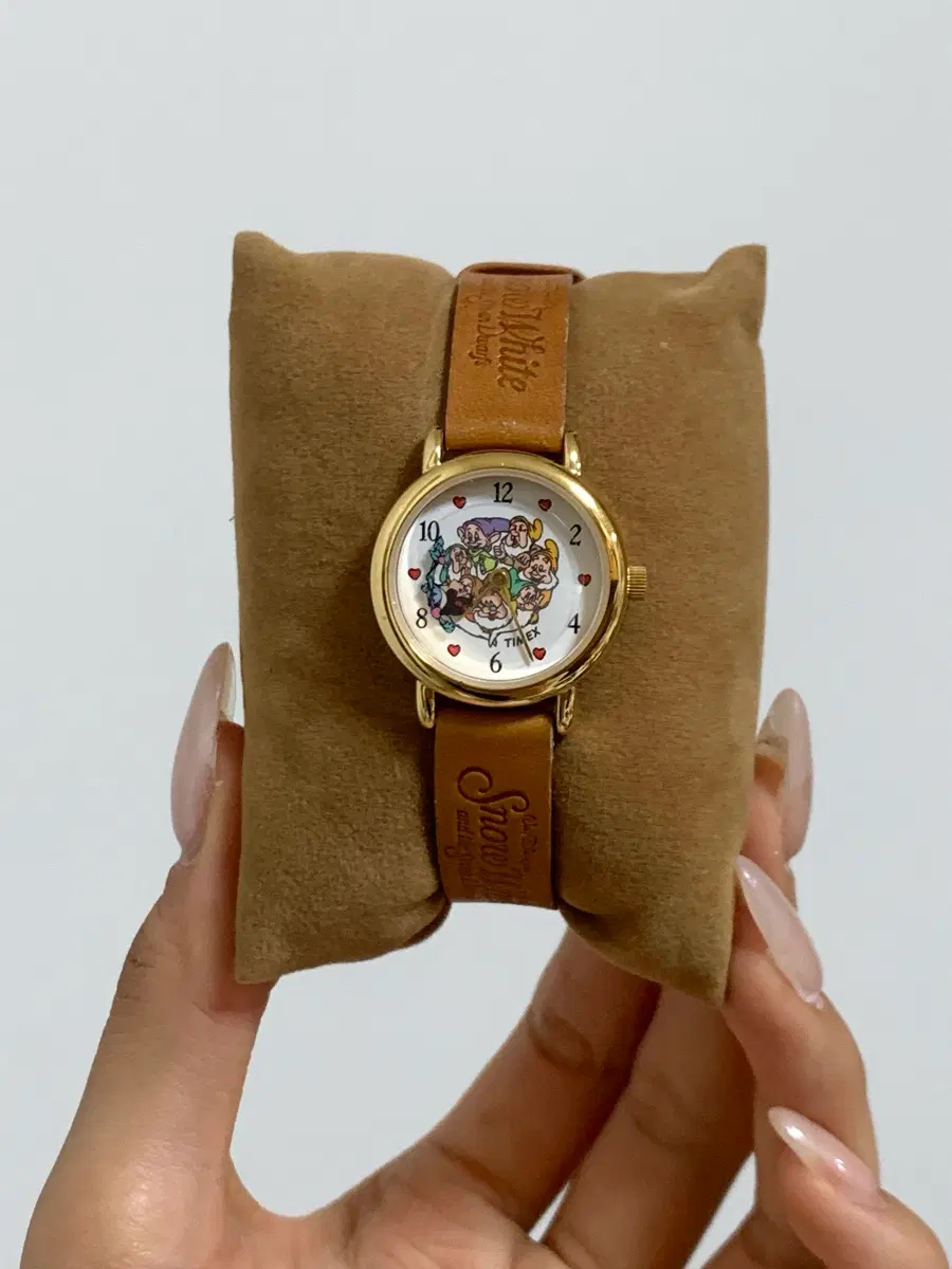 Timex 디즈니 백설공주 무빙 초침 빈티지 가죽 시계