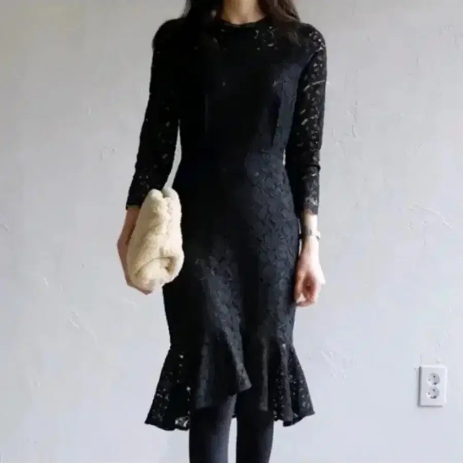 블랙 레이스 프릴 머메이드 원피스