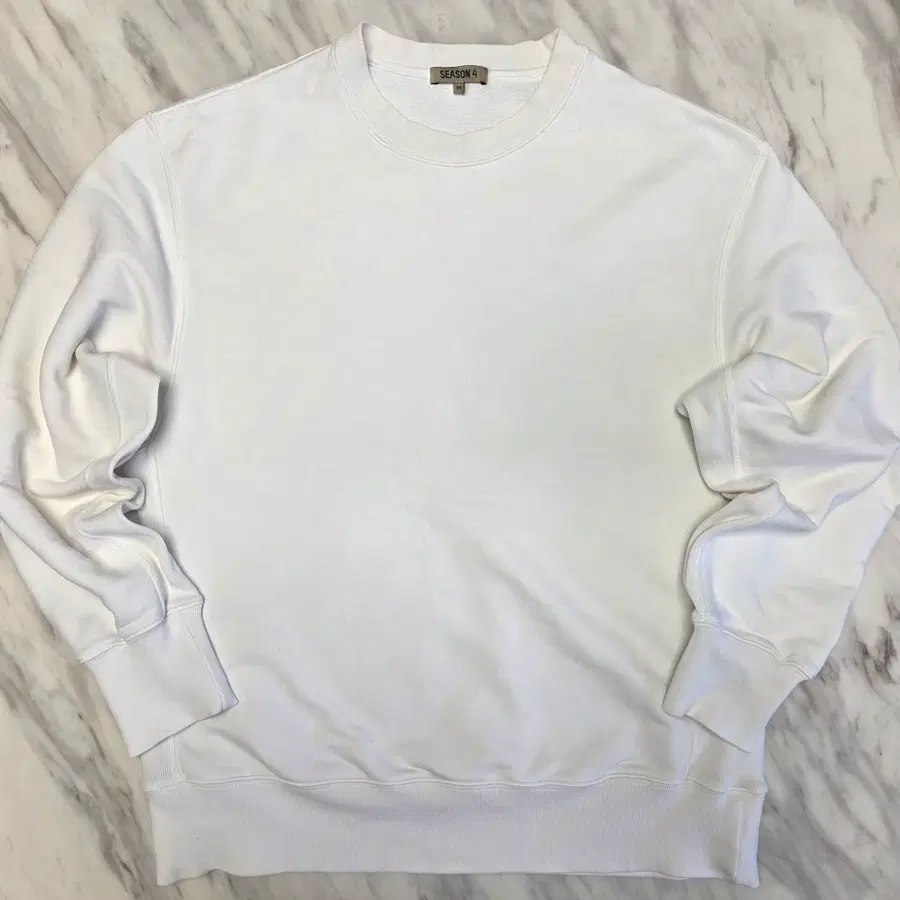 이지(YEEZY) 시즌4 박시 크루넥 스웻셔츠