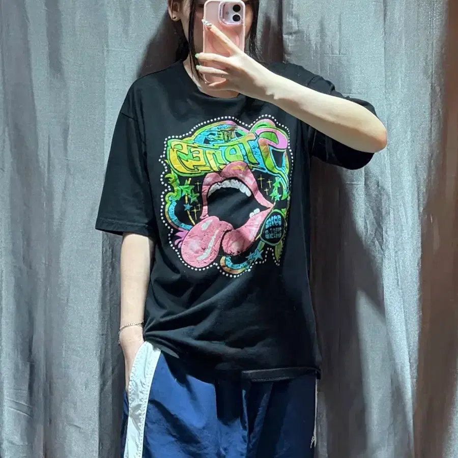 XS 롤링스톤즈 빅로고 프린팅 블랙 반팔