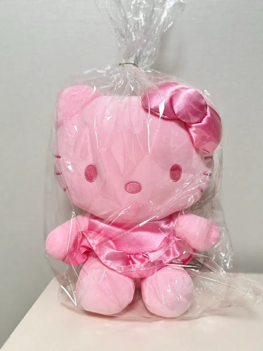 산리오 헬로키티 컬러풀 핑크 25cm 중형 인형 새상품 정품