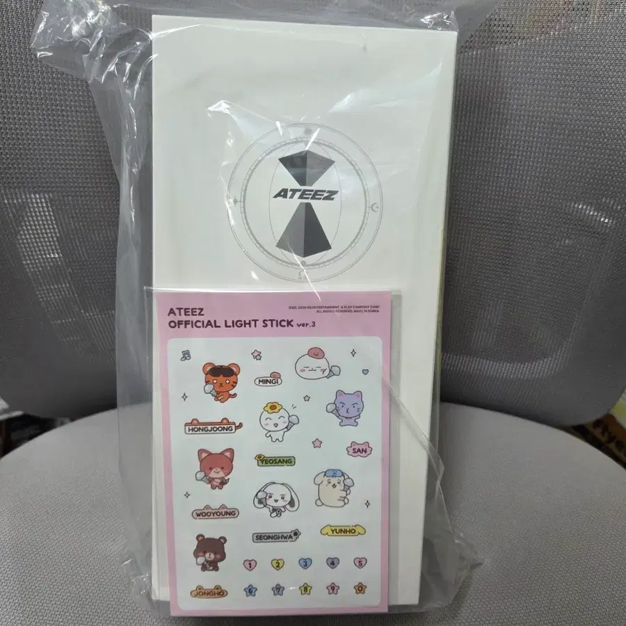 (포카,스티커특전 포함)에이티즈 응원봉 ver.3 미개봉