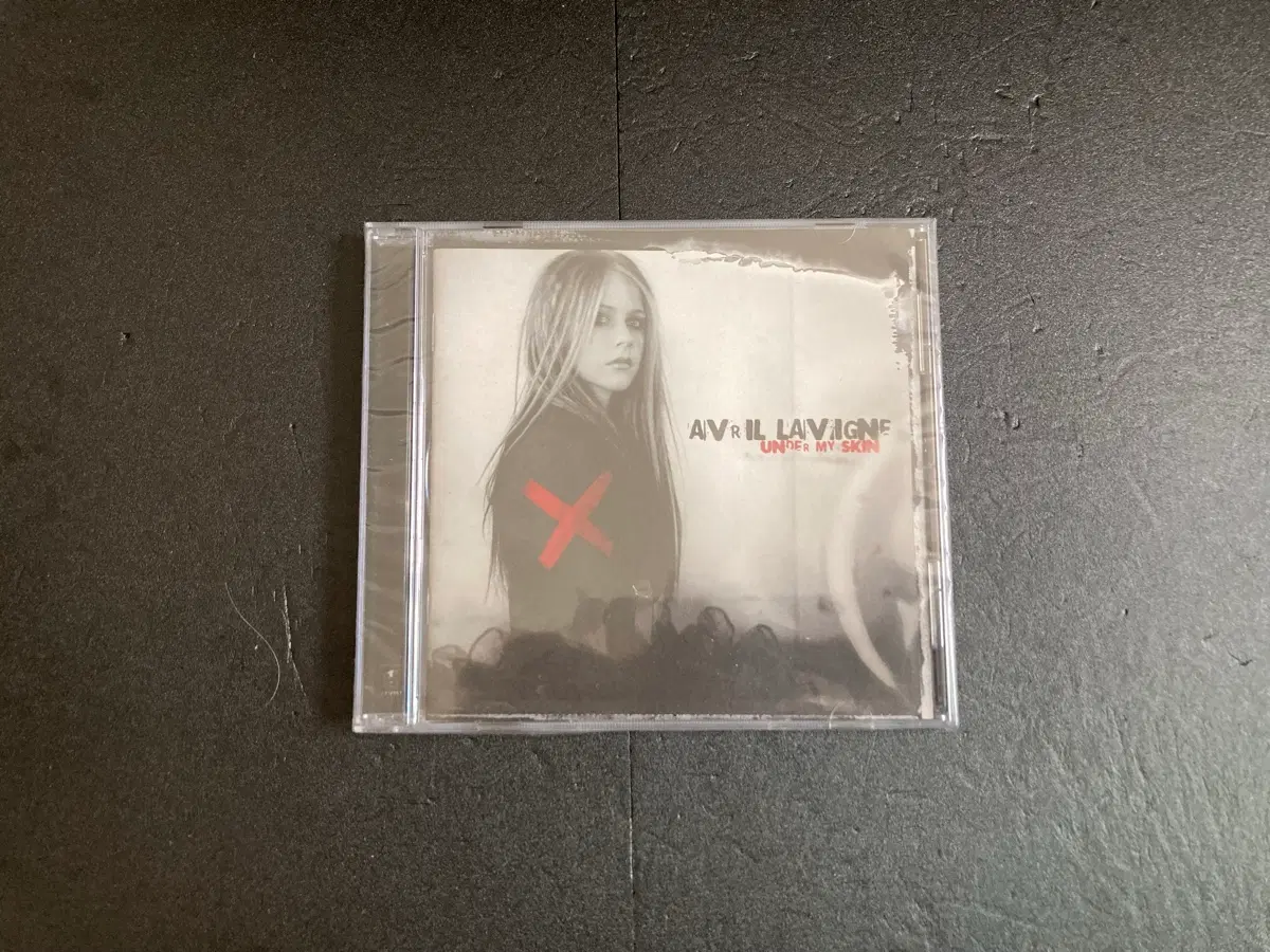 에이브릴 라빈-Under My Skin '04 수입미개봉CD