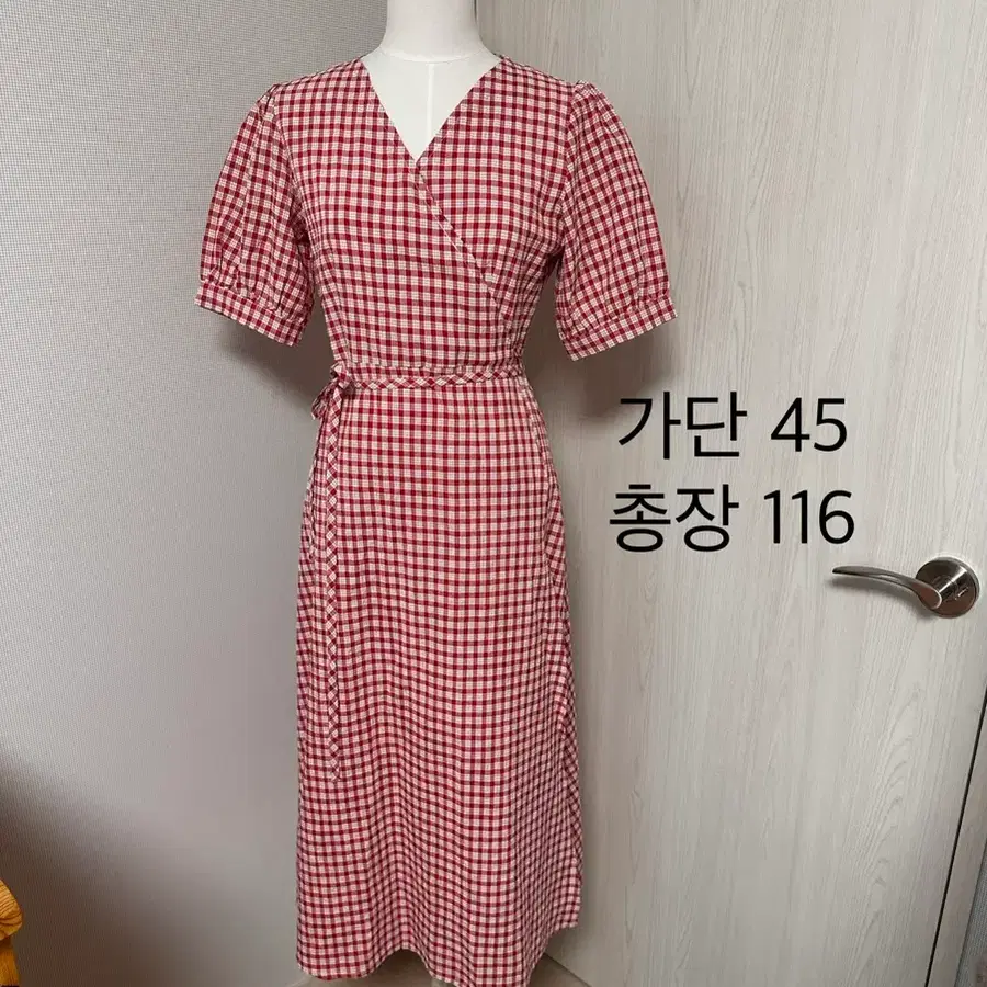 체크 패턴 랩 원피스 레드