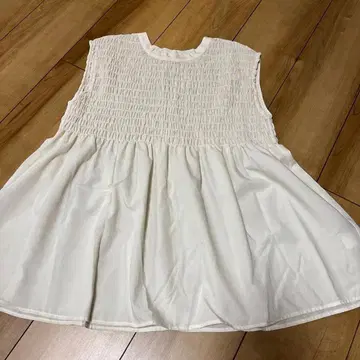 유나이티드 애로우즈 슬리브리스 블라우스