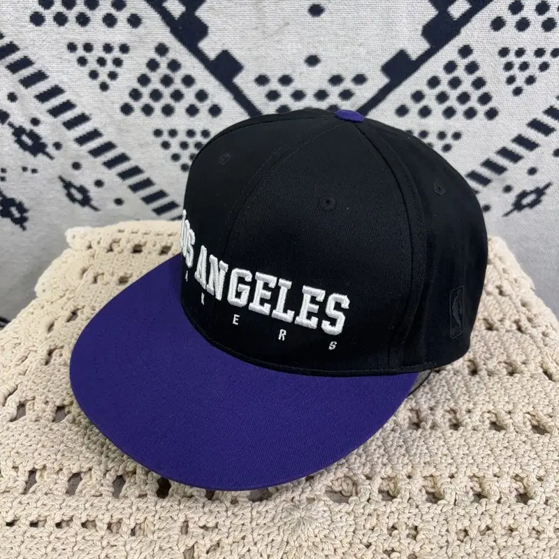 [F] NBA LAL 빅 레터링 어센틱 스냅백 볼캡 모자