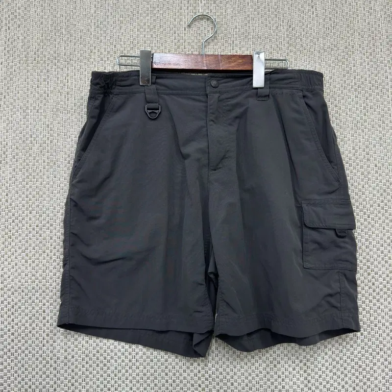 콜럼비아 등산 반바지 L H02968