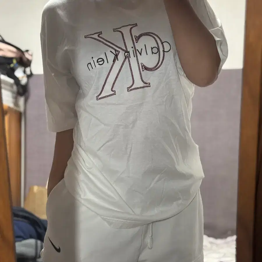 캘빈 자수 반팔티