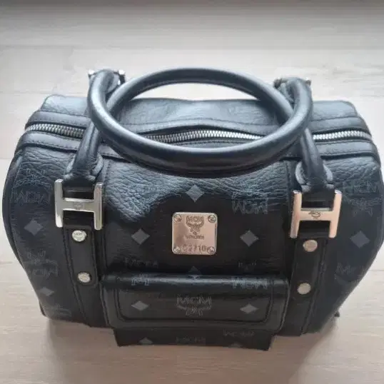 MCM 비세토스 보스턴백 블랙