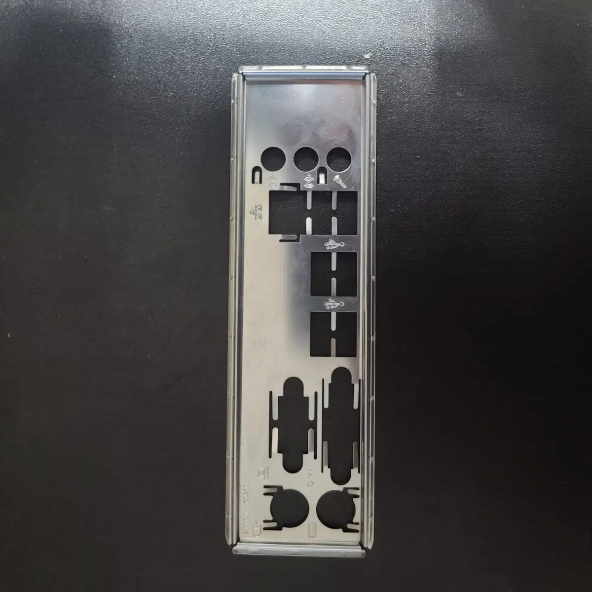 기가바이트 GA-H61M-D2P-B3,백패널 I/O쉴드