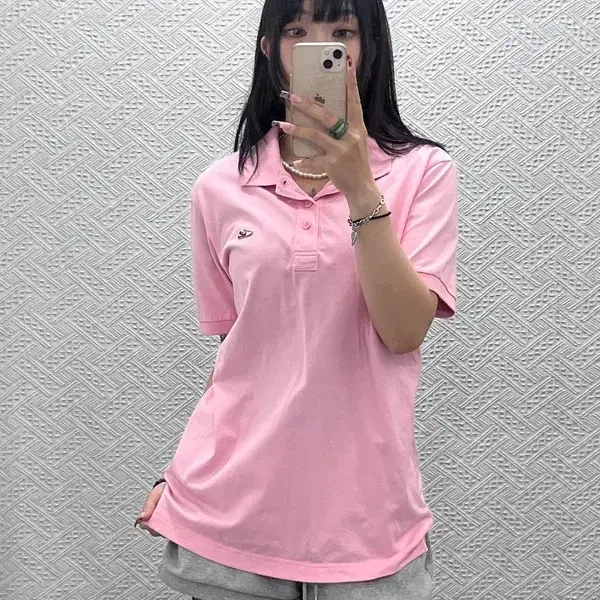 나이키 코르테즈 자수패치 딸기우유 핑크 반팔 카라티 L C14137