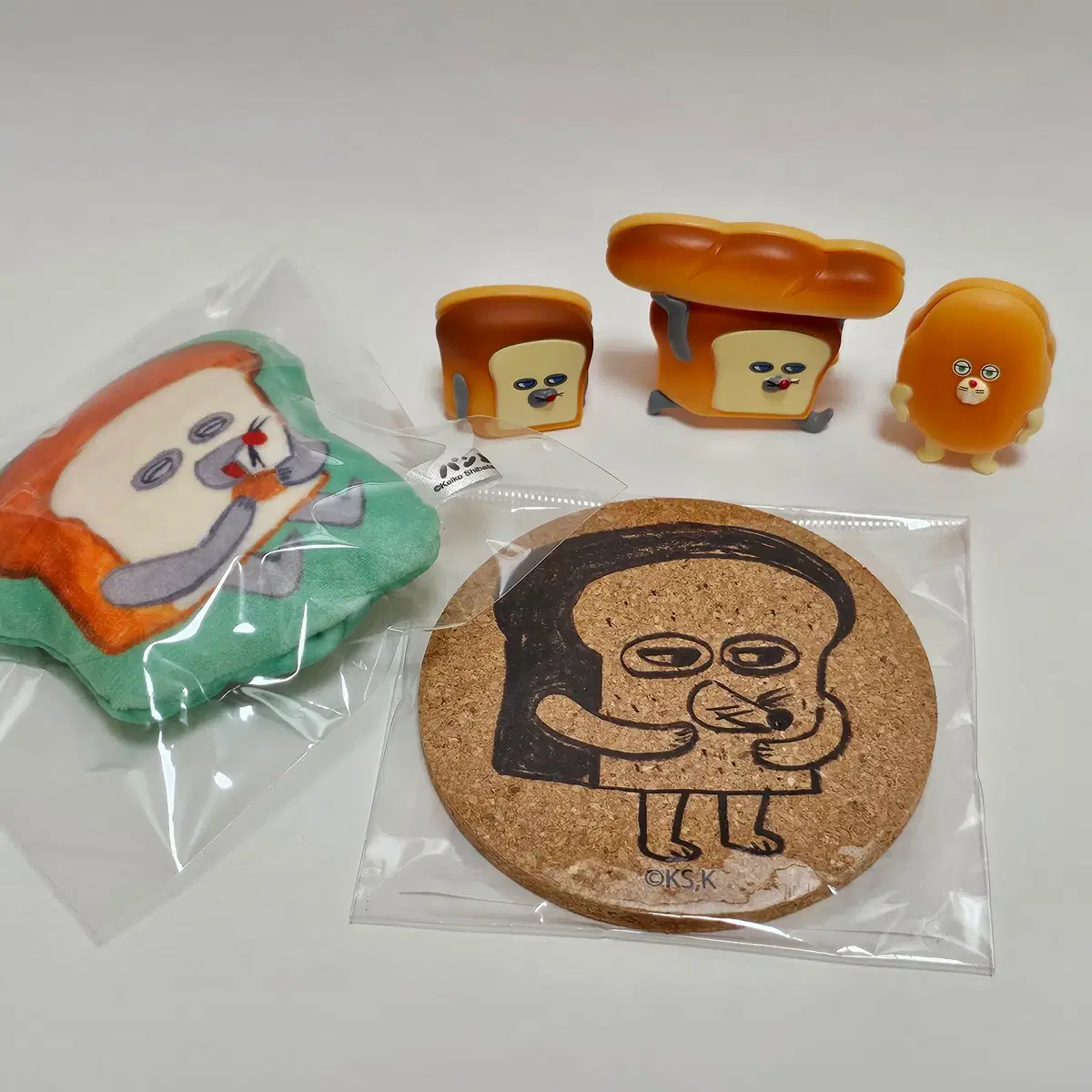 빵도둑 클립 코르크 코스터 컵받침 폭신 볼체인 인형 키링 일괄