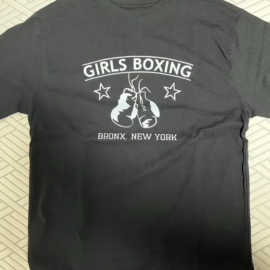 GIRLS BOXING 티셔츠