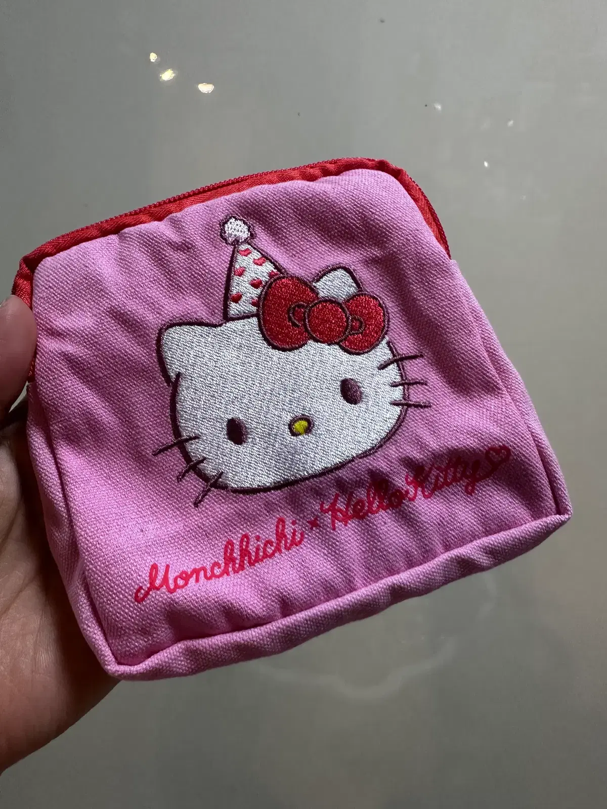 몬치치 헬로키티 콜라보 가챠 파우치 (헬로키티1, 베베치치2)