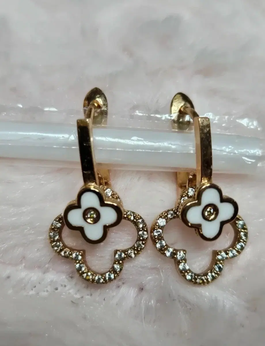 14k 클로버 귀걸이 골드