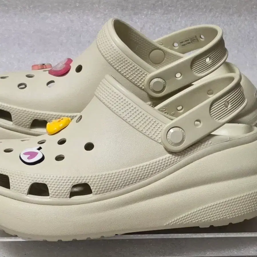 [미사용] 크록스 CROCS 클래식 크러쉬 클로그 키높이 여성 235~2