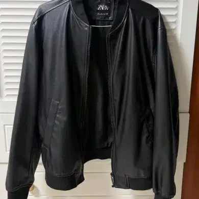ZARA 가죽 봄버 자켓 블랙