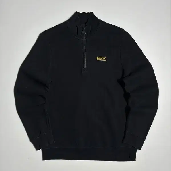바버 barbour 인터내셔널 에센셜 하프집업 맨투맨 R3317