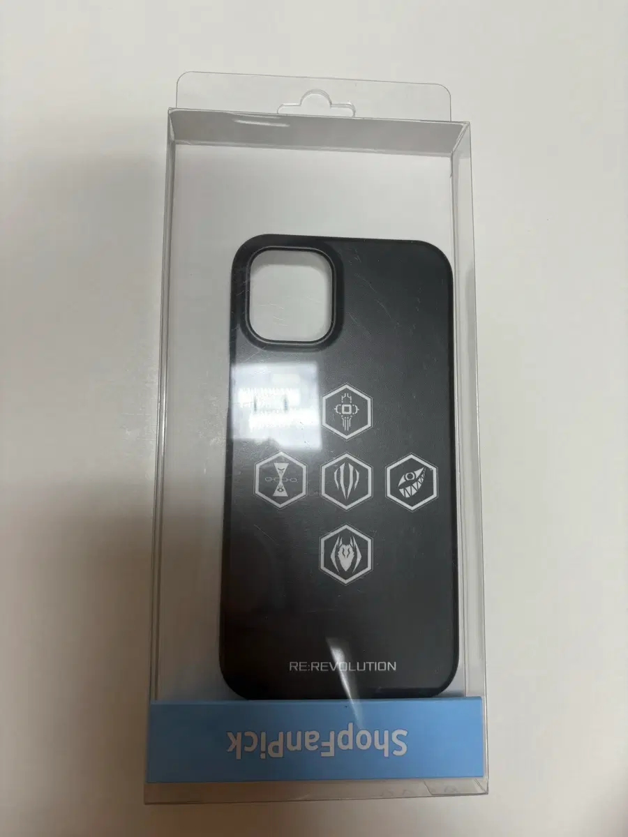 리레볼루션 폰케이스
