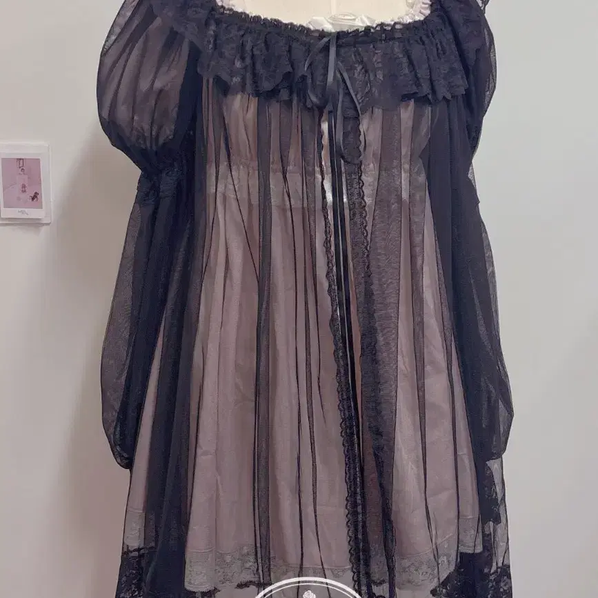 로즈데네쥬 레이스가운(튈소재) 블랙 긴팔
