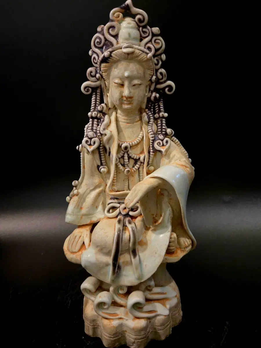수월관음 보살 좌상