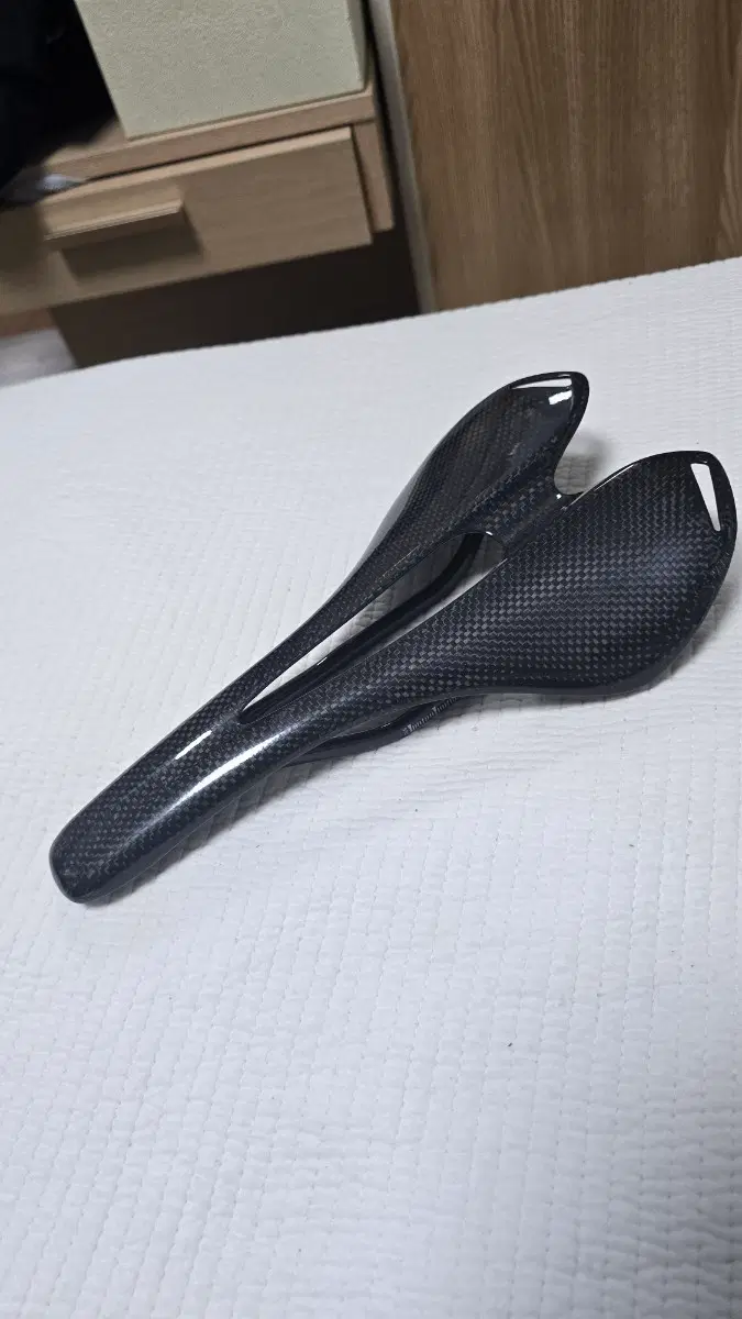 풀카본 안장
