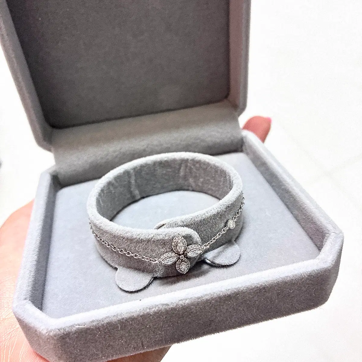 야엘 플라워컬렉션 18k 랩다이아 1point 팔찌