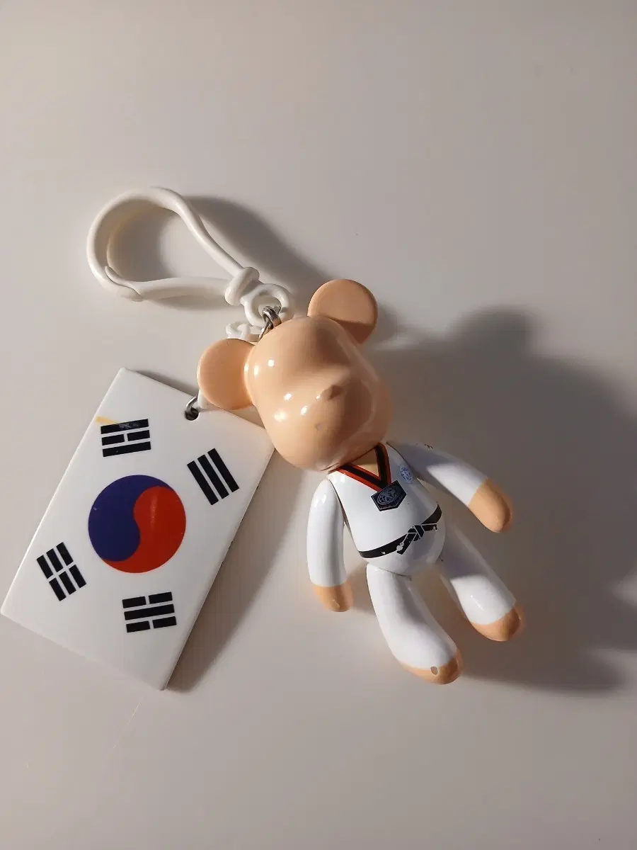 인천공항에서 산 태권 인형