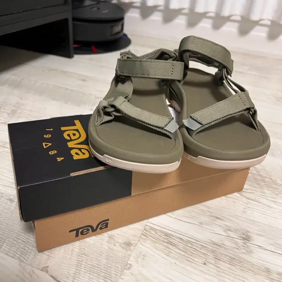 테바 W 허리케인 XLT3 (Teva W Hurricane XLT3)