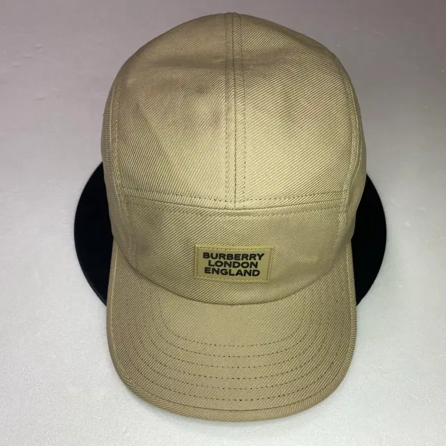 Burberry camp cap (L)