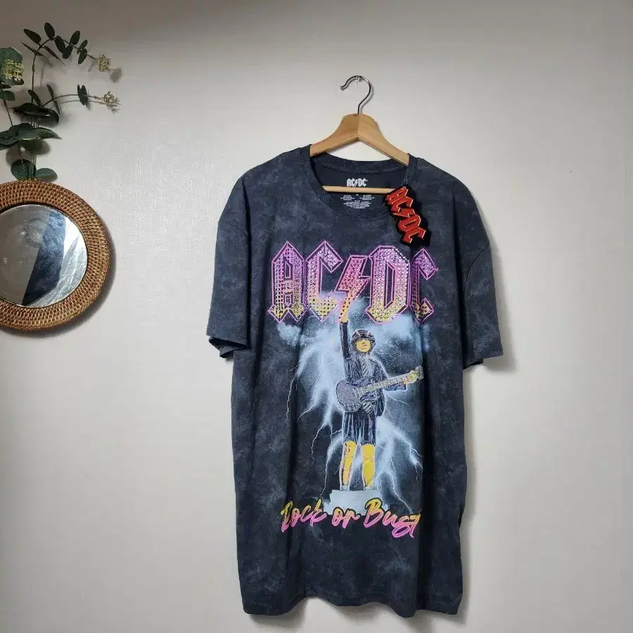 AC/DC 락오어버스트, 빈티지 티셔츠