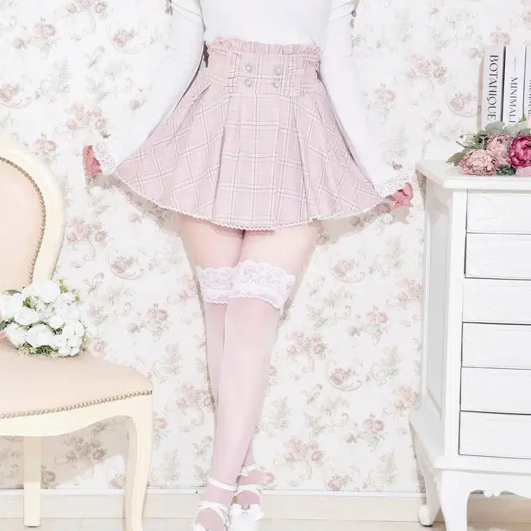 노에미 NOEMIE 반짝반짝 하트 비쥬 스커트 팬츠