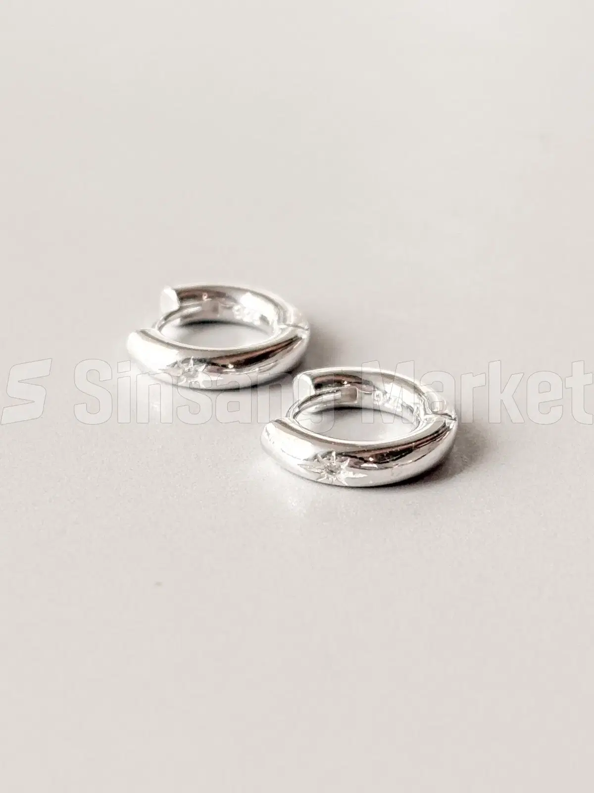 [빠른발송] 실버925 스파크 포인트 큐빅 링 귀걸이 원터치 3mm 볼드