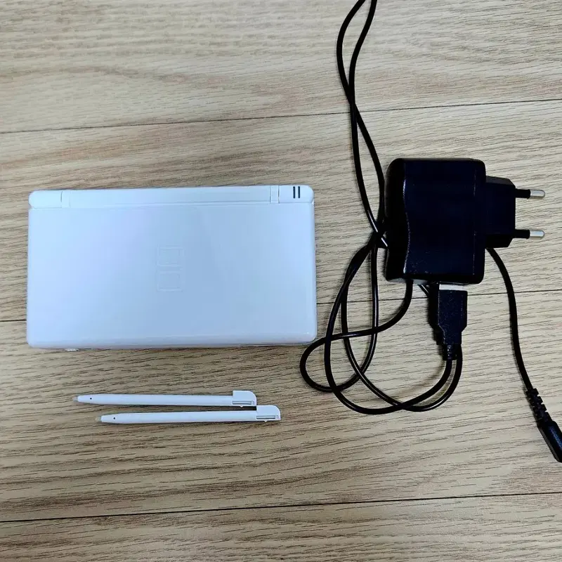 닌텐도 Ds lite 라이트 크리스탈 화이트 일본판
