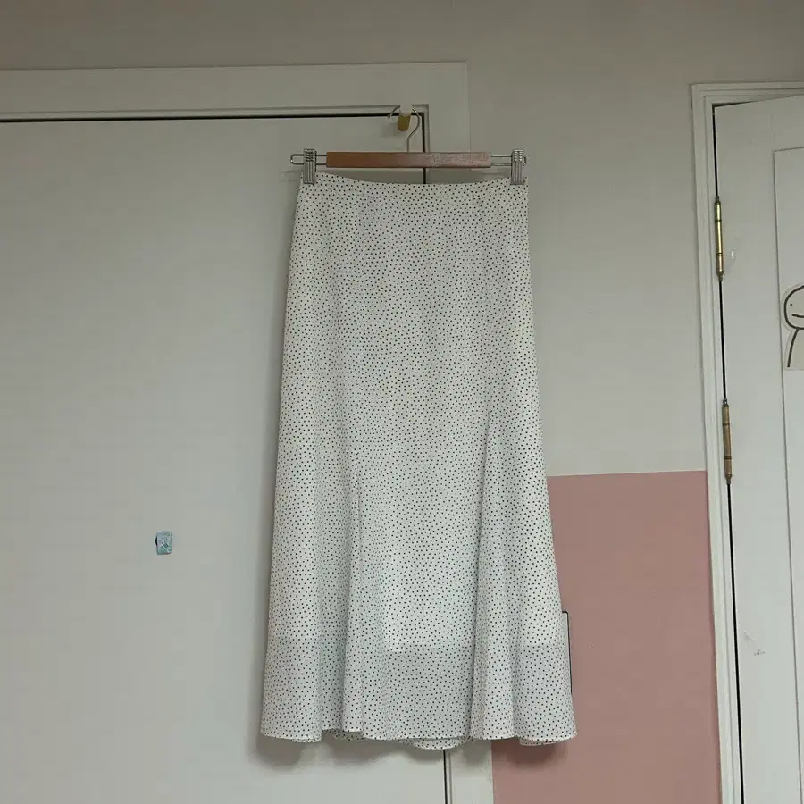 화이트 블랙 꽃 도트 쉬폰 롱스커트