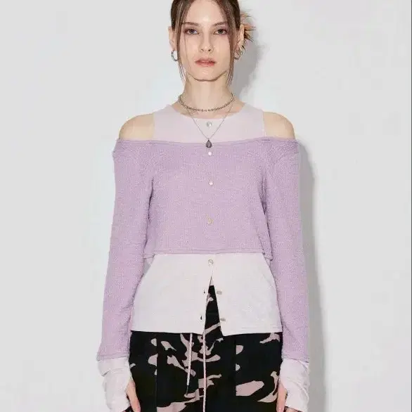 데비어퍼 DALYN SHOULDER HOLE TOP 오프숄더 홀터 탑 퍼플