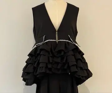 RosyMonster volume frill gilet