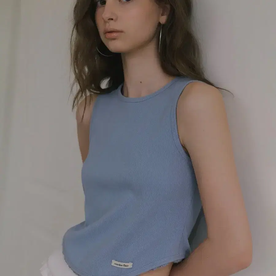 오버듀플레어 HALTER NECK LACE SLEEVELESS