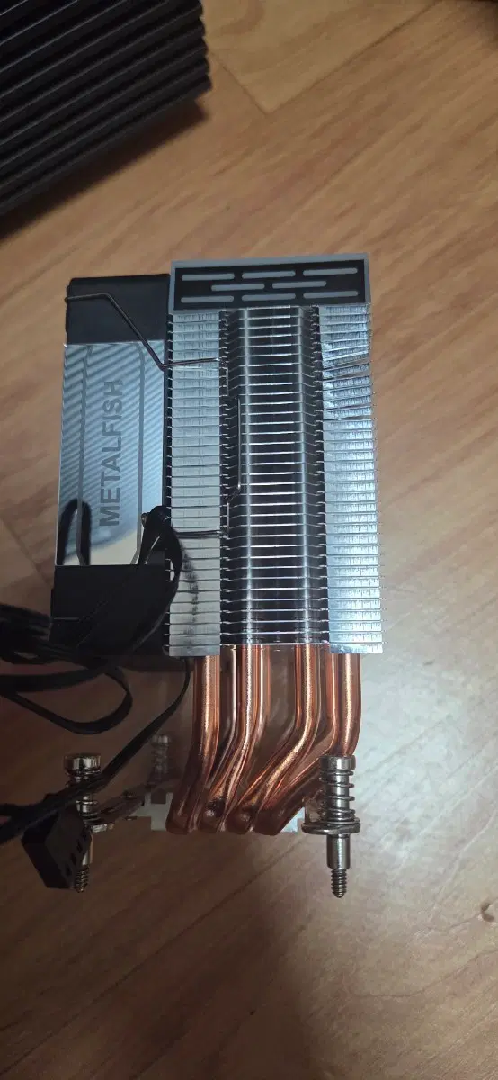 메탈피쉬 ZH-1400 공랭쿨러 팝니다