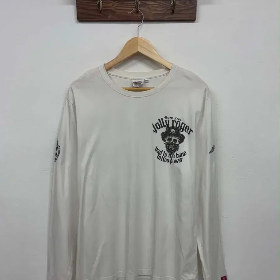 Blood Message Jolly Roger Skull Graphic Long Sleeve T-Shirt