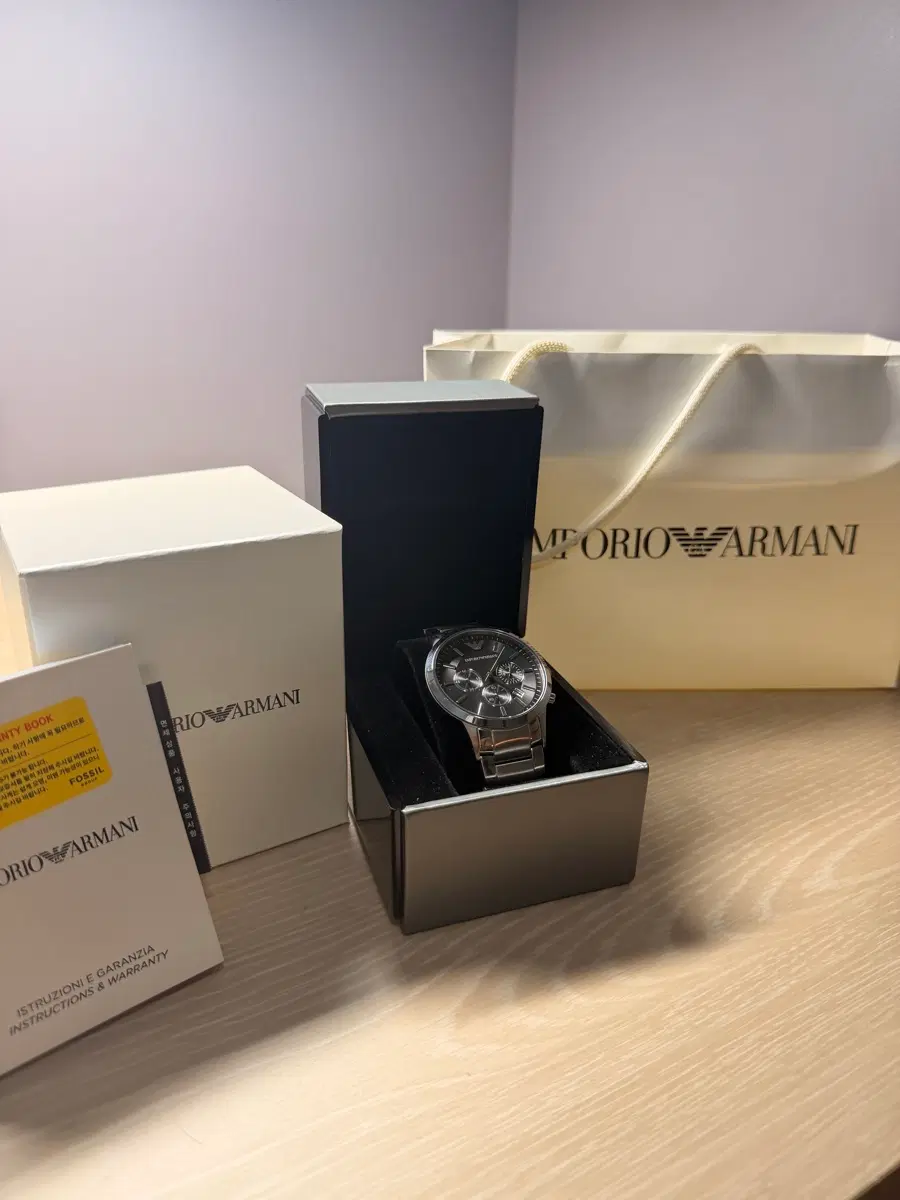 아르마니(ARMANI) 크로노그래프 시계(새상품) 싸게 판매해요