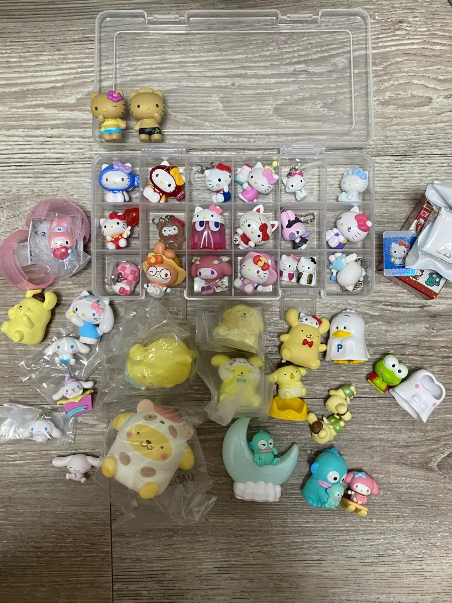 산리오 가챠 처분(키티, 시나모롤, 폼폼푸린, 마멜, 한교동, 케로피, 페클 등)