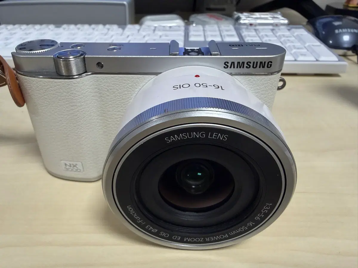 삼성 NX3000 16-50 OIS 화이트