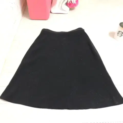 A라인 블랙 플레어 스커트